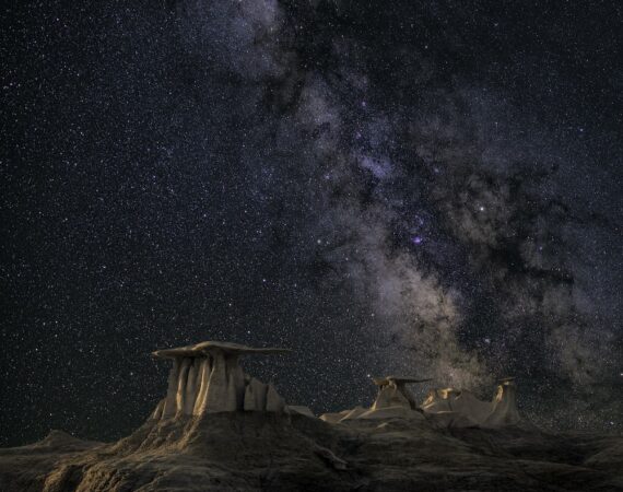 photo 1501862700950 18382cd41497