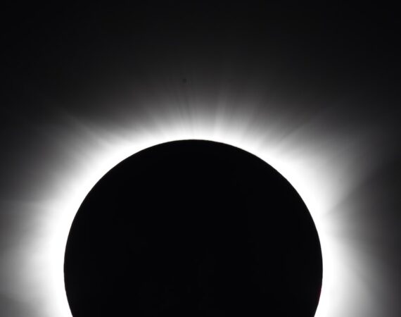 太陽能裝置的工作原理及效益解析 2 photo 1503343870946 44cccad5de1b