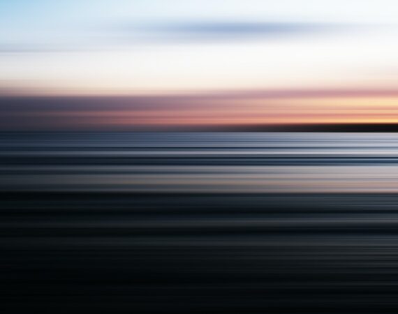 photo 1582585113452 19777b3afa08