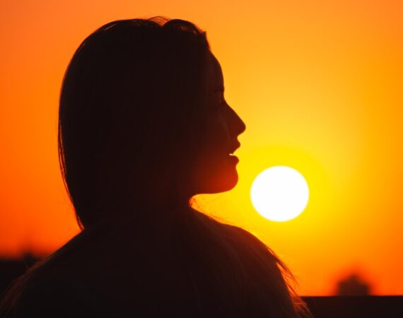 photo 1583071298704 f4246e5fca2c