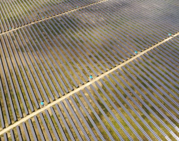 太陽能經濟效益解析: 如何節省能源費用 3 photo 1590677707689 d089ec566fa7