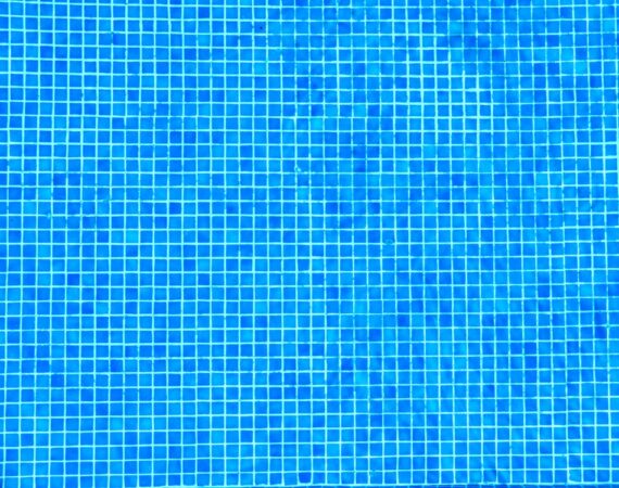 photo 1593935882214 7c9568ad5cde