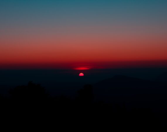 太陽能的經濟效益:推動能源轉型的可持續力量 2 photo 1606228281437 dc226988dc3a