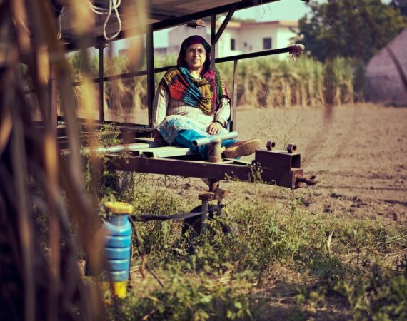 photo 1606711375393 ae22a9ce20a6