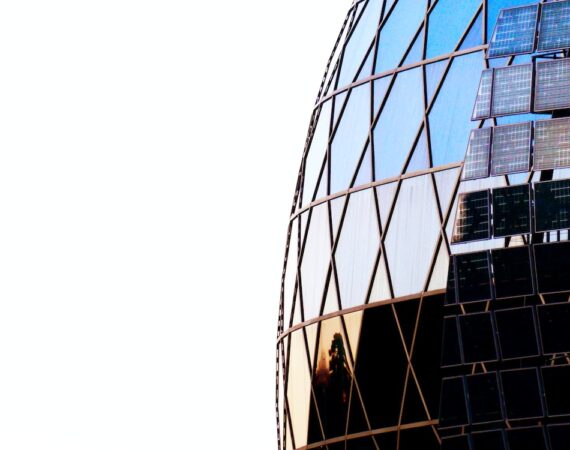 photo 1611676191085 32417d88a988