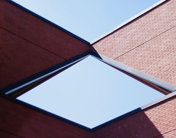 photo 1635501640746 b5b9bd431952