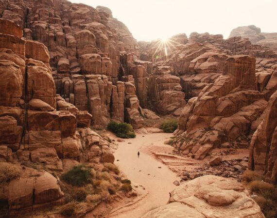 太陽能板保養技巧和常見問題解答 3 photo 1682695795255 b236b1f1267d