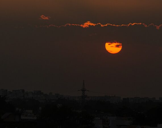 photo 1576957186134 eeec0618a07d