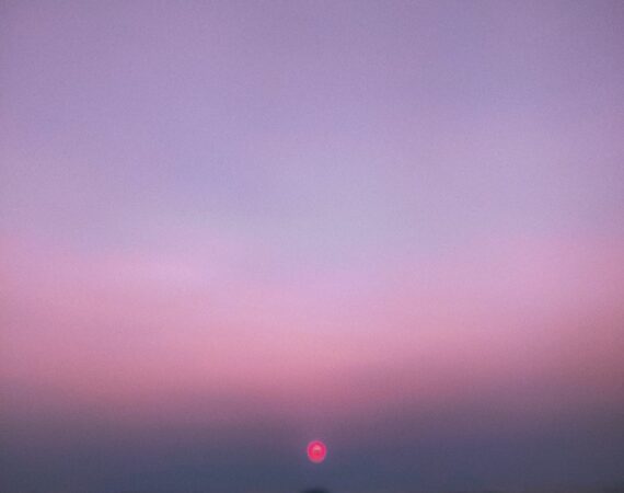 photo 1586071131770 bf3a362bc3b4