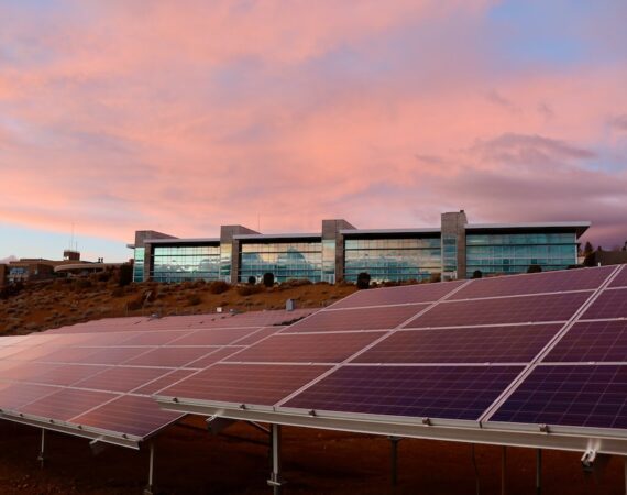 永續發展:可再生能源的角色與貢獻 6 photo 1611365892117 00ac5ef43c90