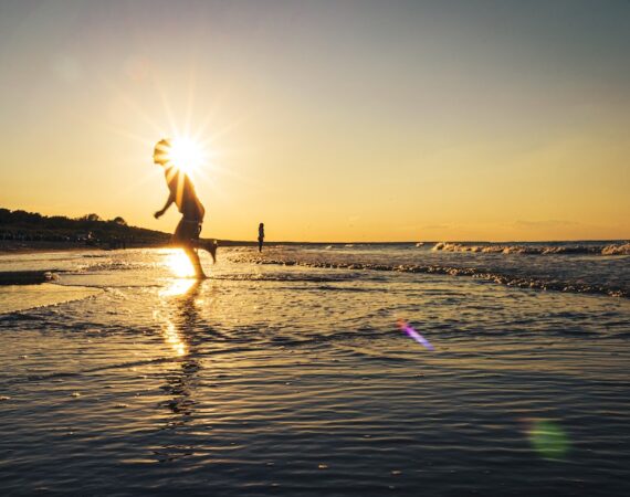 photo 1612810798976 42fd512357e9