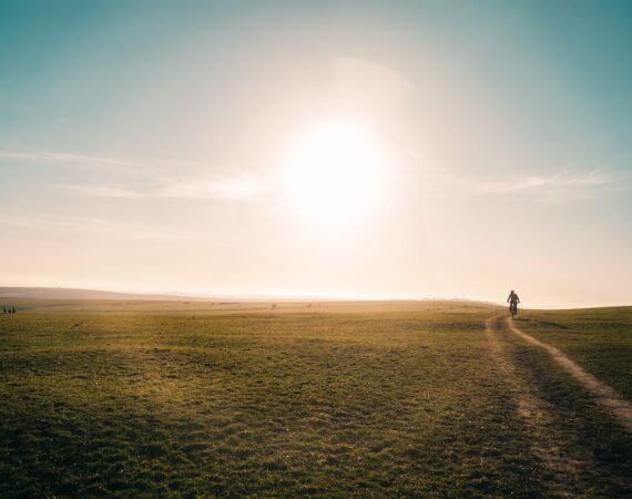 photo 1617142137869 325955e2d3cb