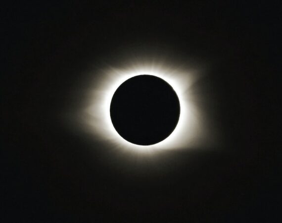 photo 1511436435205 7c614e1cd09c