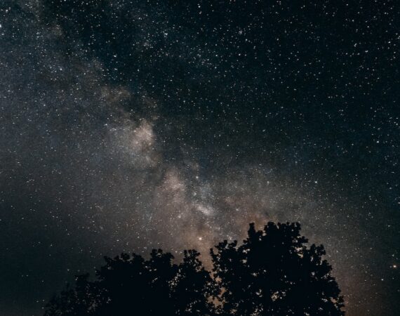 太陽能蓄電池的重要性與在能源轉型中的角色 3 photo 1531232031116 db20728ca994