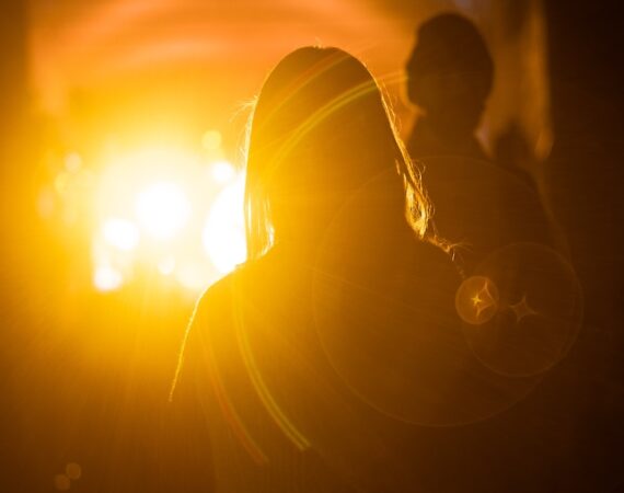 photo 1549363580 edff69209249