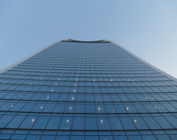 photo 1572547743843 35120275c691