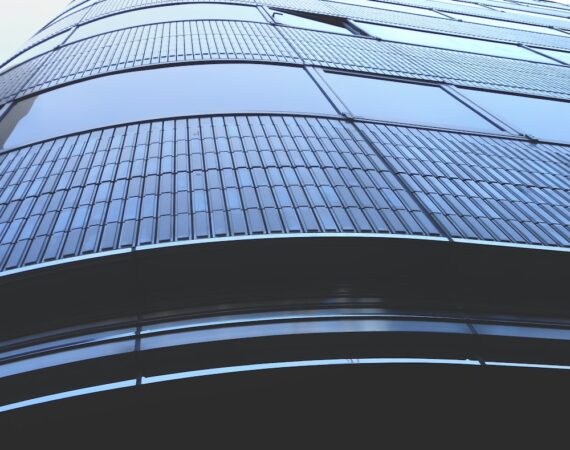 photo 1590418207499 1273192edfeb