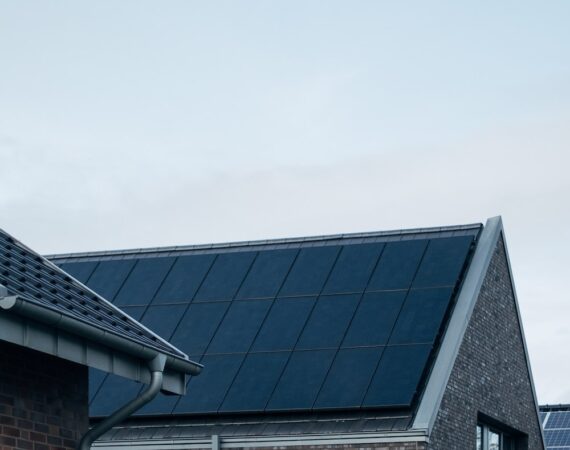 photo 1605980413988 9ff24c537935