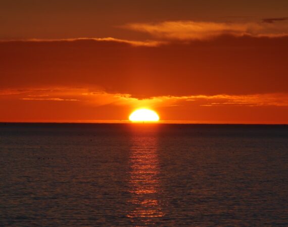 photo 1607947242688 f3147c7a35d1