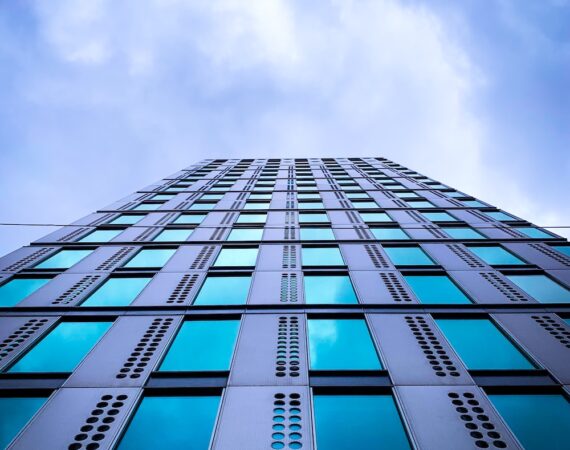 太陽能環保的未來發展方向:創造更可持續的生活方式 1 photo 1611265921279 4e1d61c9e5a9