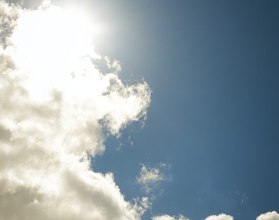 photo 1621868669063 cf3fa7e998c3