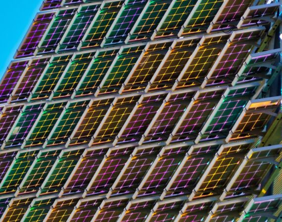 長期使用太陽能系統的持久維護計畫 4 photo 1657998553557 517bf698ed67