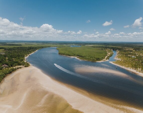 photo 1674658100258 3581e4e66186