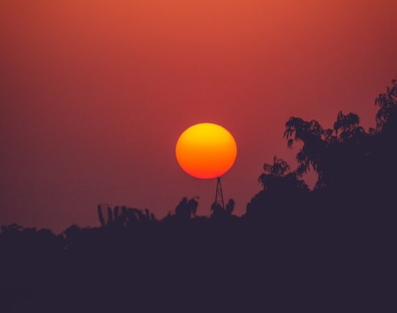 photo 1550573079 b12f15bbfc8c