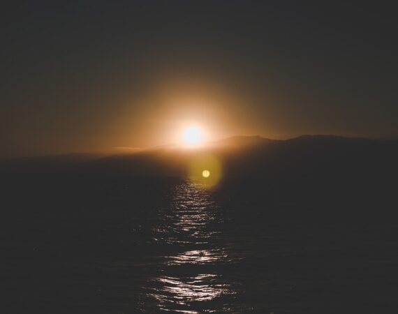 photo 1564184433623 59bead430376