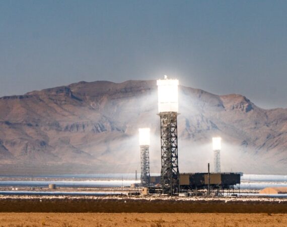 太陽能項目中的關鍵風險因素解析 1 photo 1604284841484 ee576f12275c