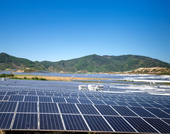 太陽能系統故障指示燈解讀:快速判斷問題 2 photo 1677137263170 c8fc6406719b