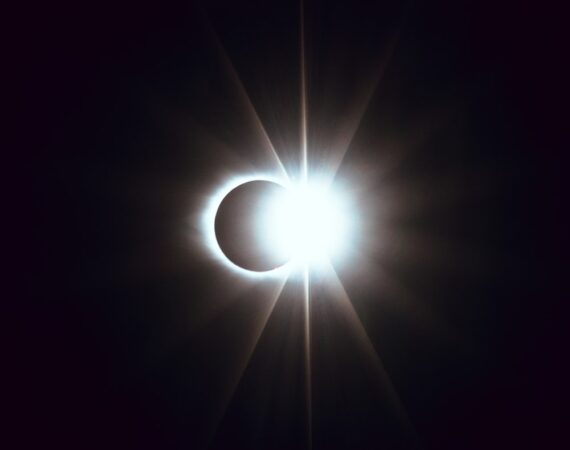 photo 1503939313441 d753b6c7eb91