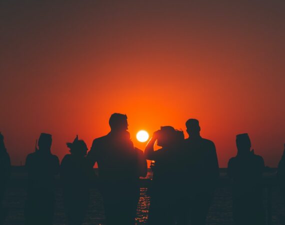 太陽能發電廠的建設與維護:成功運行的關鍵要素 2 photo 1598842582612 ea95bca731f9