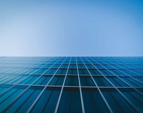 photo 1622405632128 6899b445fdb0