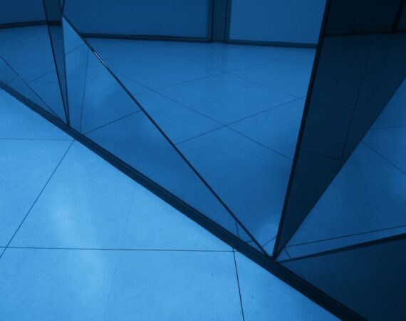 photo 1611494173983 f20777a1b837