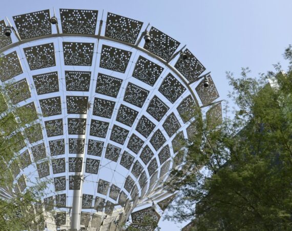 photo 1648614154478 1d1d123d0105