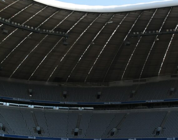 太陽能發電系統安全性考量與風險管理策略 2 photo 1521322124276 fc5ab764051e