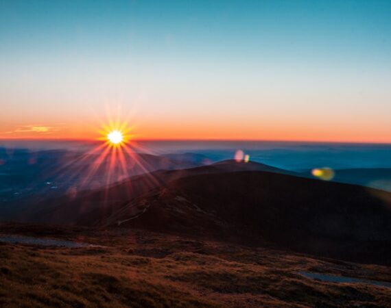 太陽能生產如何提高能源效率和減少碳排放 4 photo 1470569584027 67bf7fa60807